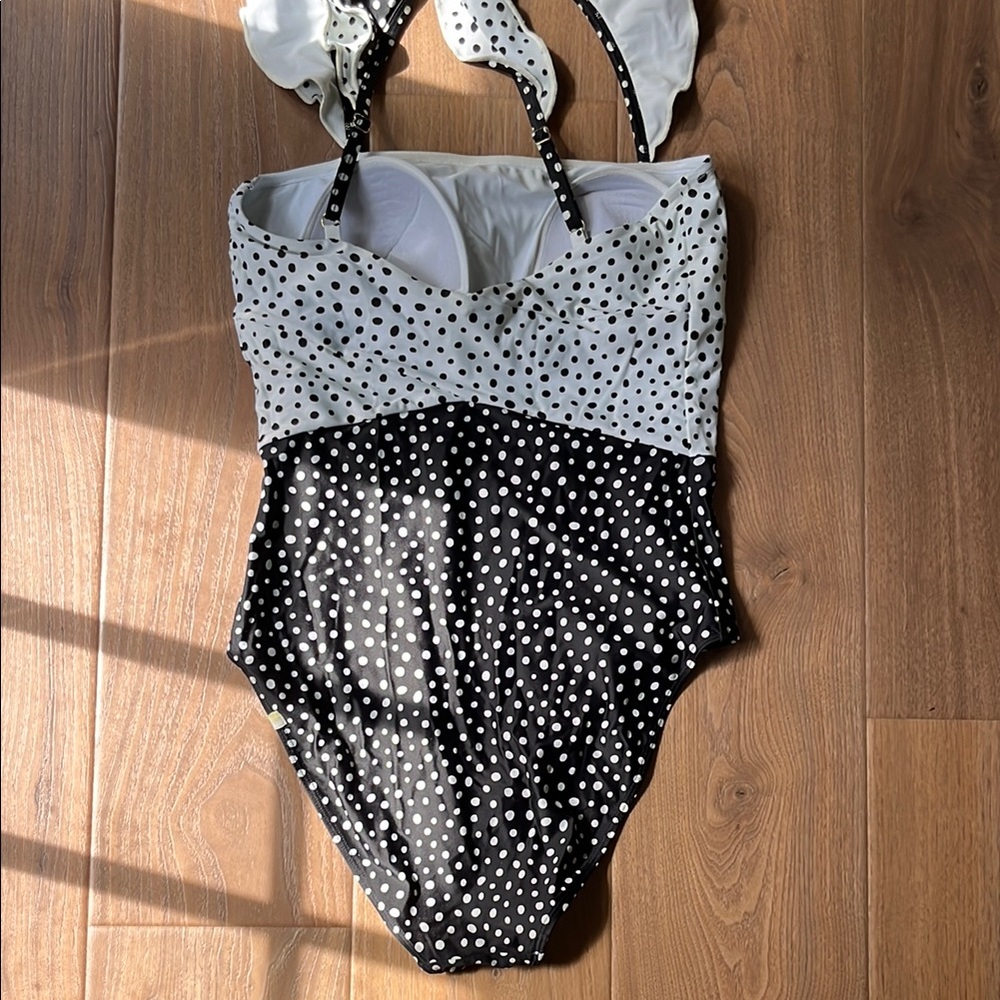 Summersalt Ruffle Oasis one piece swimsuit - Picture 2 of 4